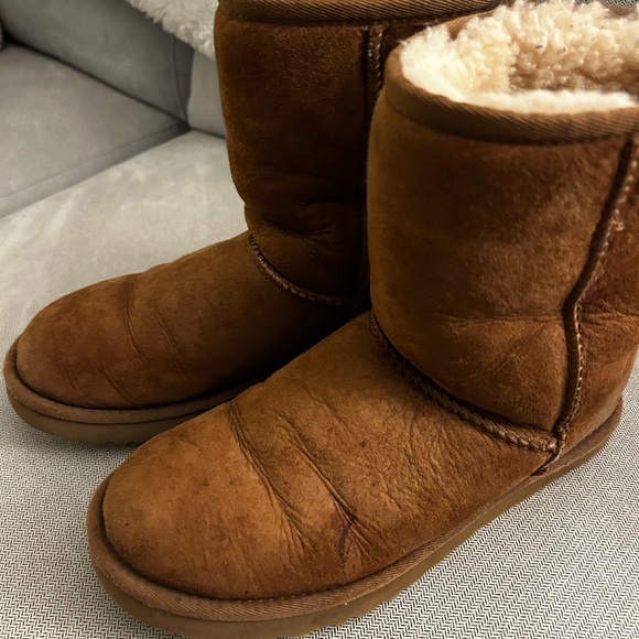 UGG Tan Shearling Boots - Picture 2 of 5